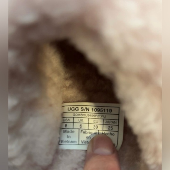 UGG Soft Blush Fluffy Slippers - Picture 6 of 8